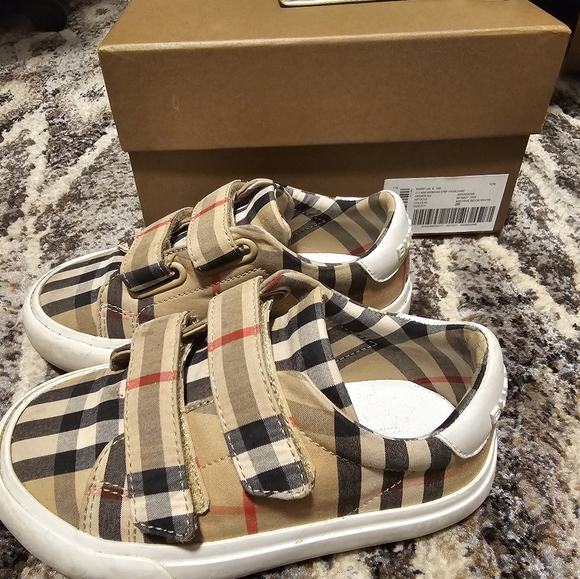 Burberry shoes-size 26 - Picture 2 of 5
